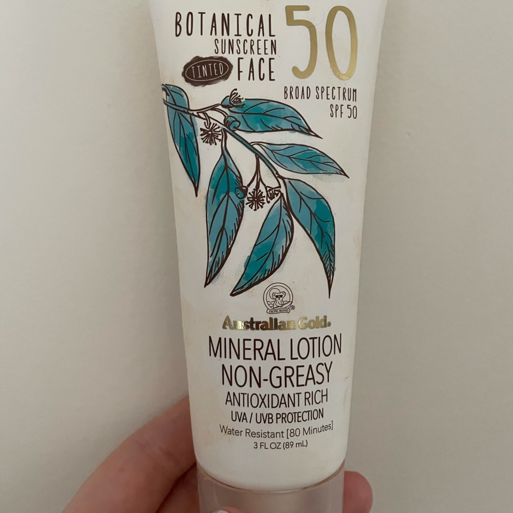 SOLD 🚫 Australian Gold mineral tinted SPF 50
